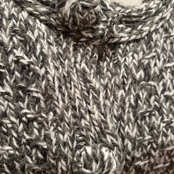 Chunky wool blend gorgeous cardigan with knit covered buttons size medium - Picture 3 of 7